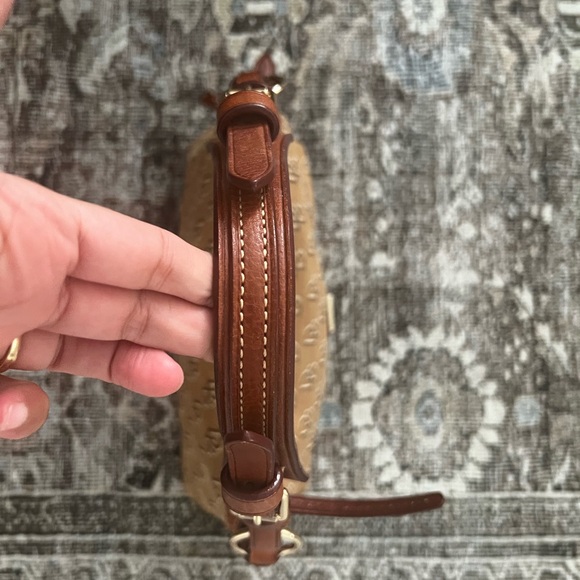 Dooney & Bourke logo Prairie Winds Anniversary bag - Picture 5 of 7